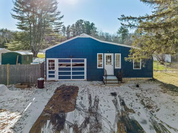 14 Province RD, Barrington, NH 03825