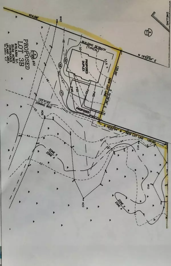 30 Mill LN, Seabrook, NH 03874