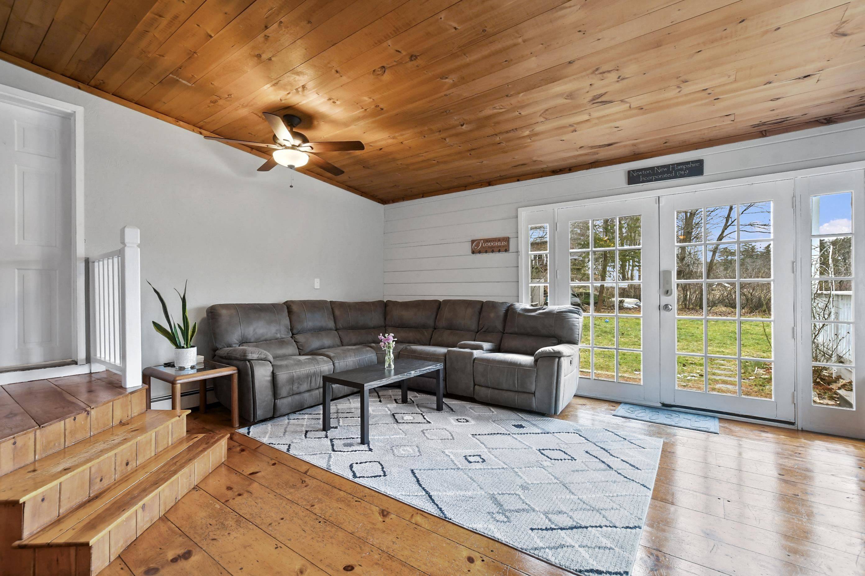 Newton, NH 03858,120 Pond ST