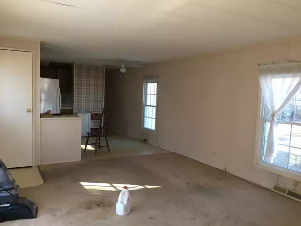 Seabrook, NH 03874,124 WHIPPOORWILL ST