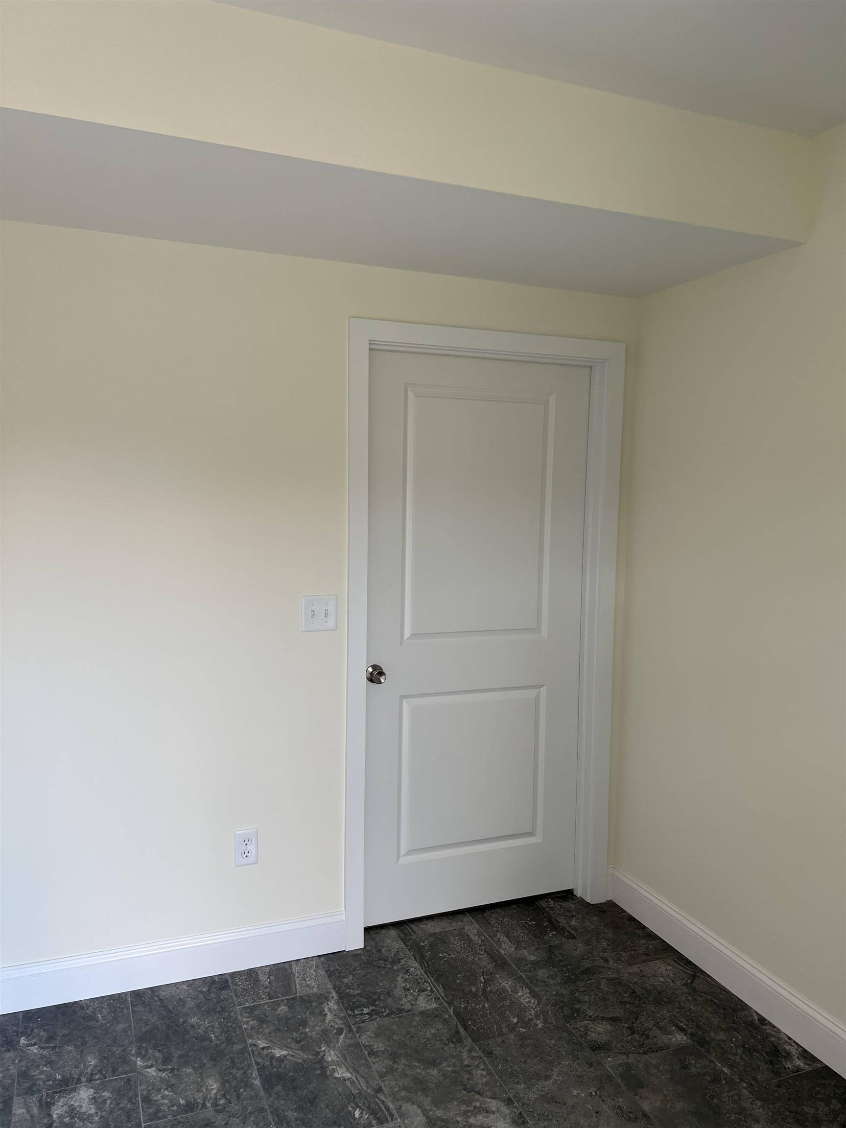 Epping, NH 03042,19b Biggs AVE #19B