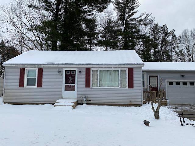 18 OLD RD, Plaistow, NH 03865