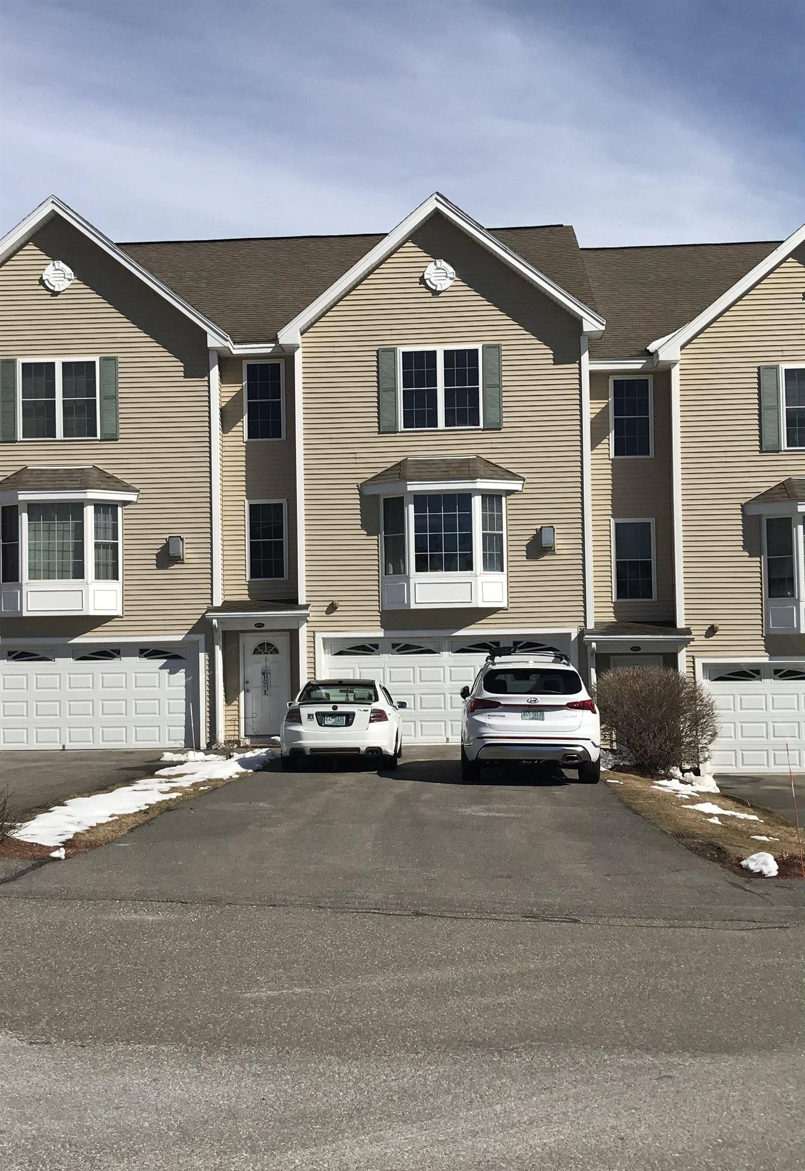 60 Shadowbrook DR #B, Hudson, NH 03051