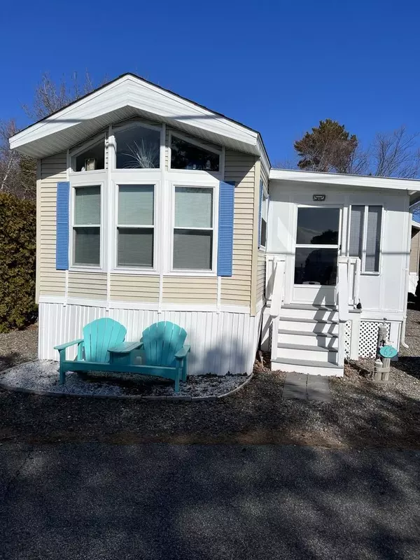 Seabrook, NH 03874,308 Route 286