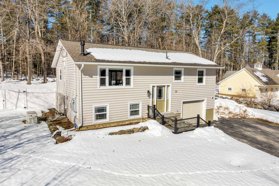 81 Tuftonboro Neck RD, Tuftonboro, NH 03853