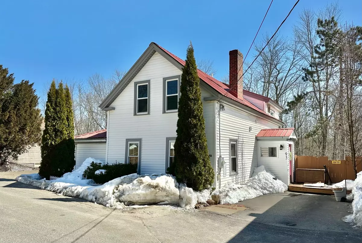 Milton, NH 03851,93 Charles ST