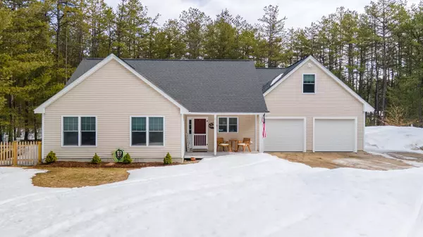 228 Silver Pine LN, Tamworth, NH 03886