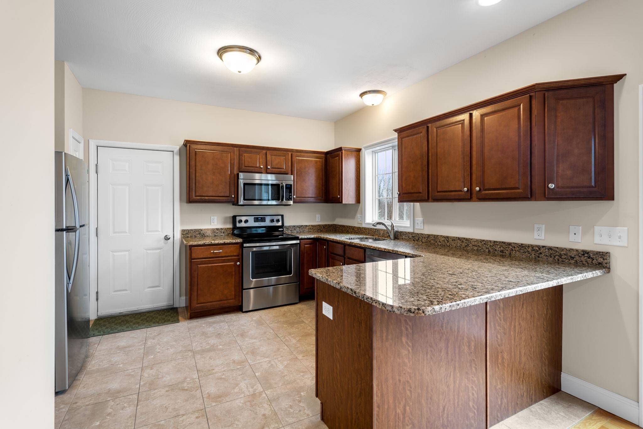 Hooksett, NH 03106,54 Crawford LN