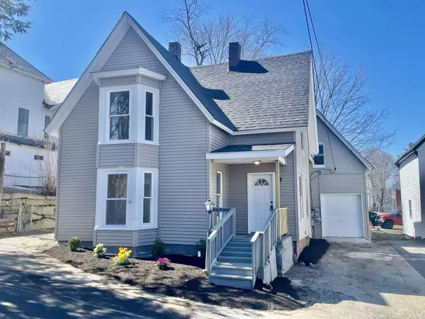 7 Franklin ST, Pittsfield, NH 03263