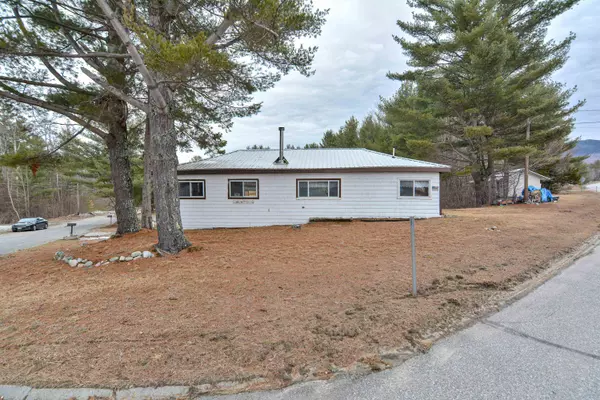 392 Parker RD, Carroll, NH 03598-4331