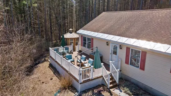 Pownal, VT 05261,1346 Barber Pond RD