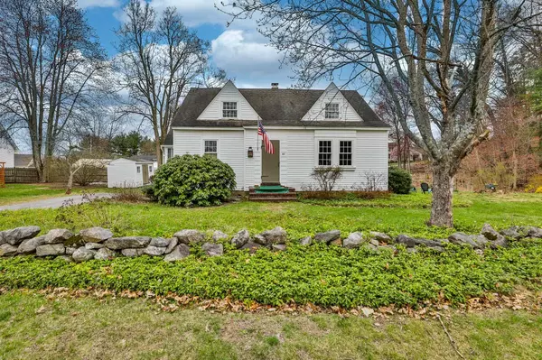 40 Newgate CIR, Manchester, NH 03102