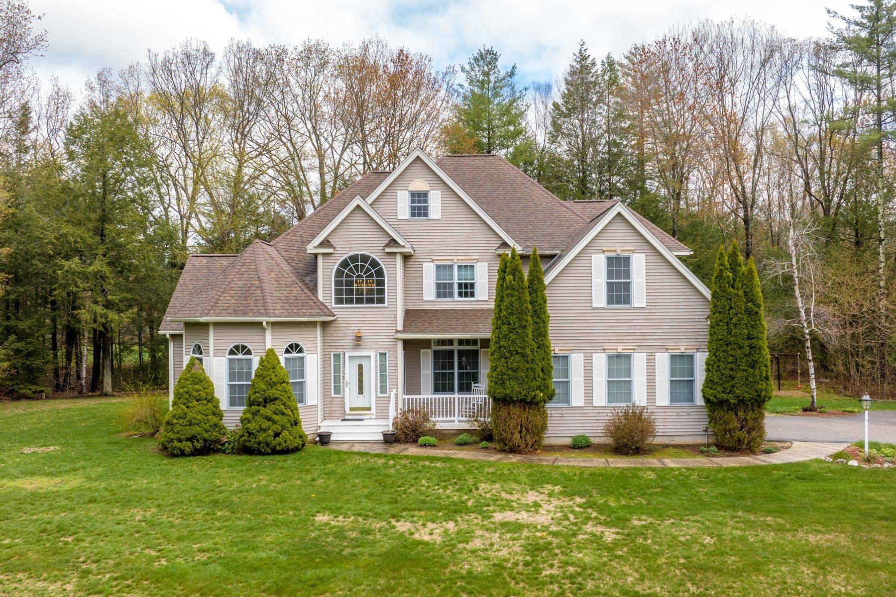 14 Marcotte LN, Brentwood, NH 03833