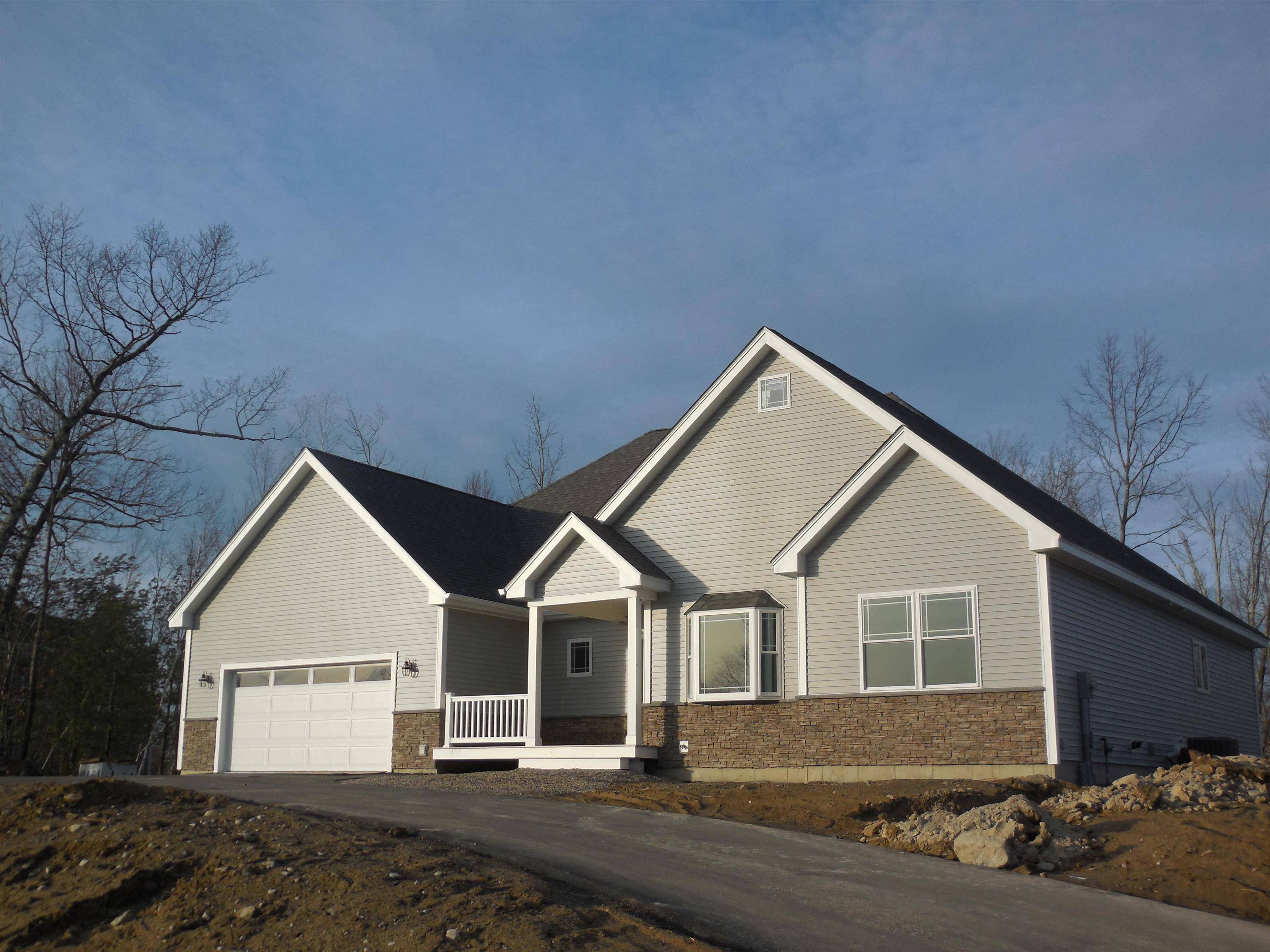 258 Standish LN #187-10-6, Hudson, NH 03051