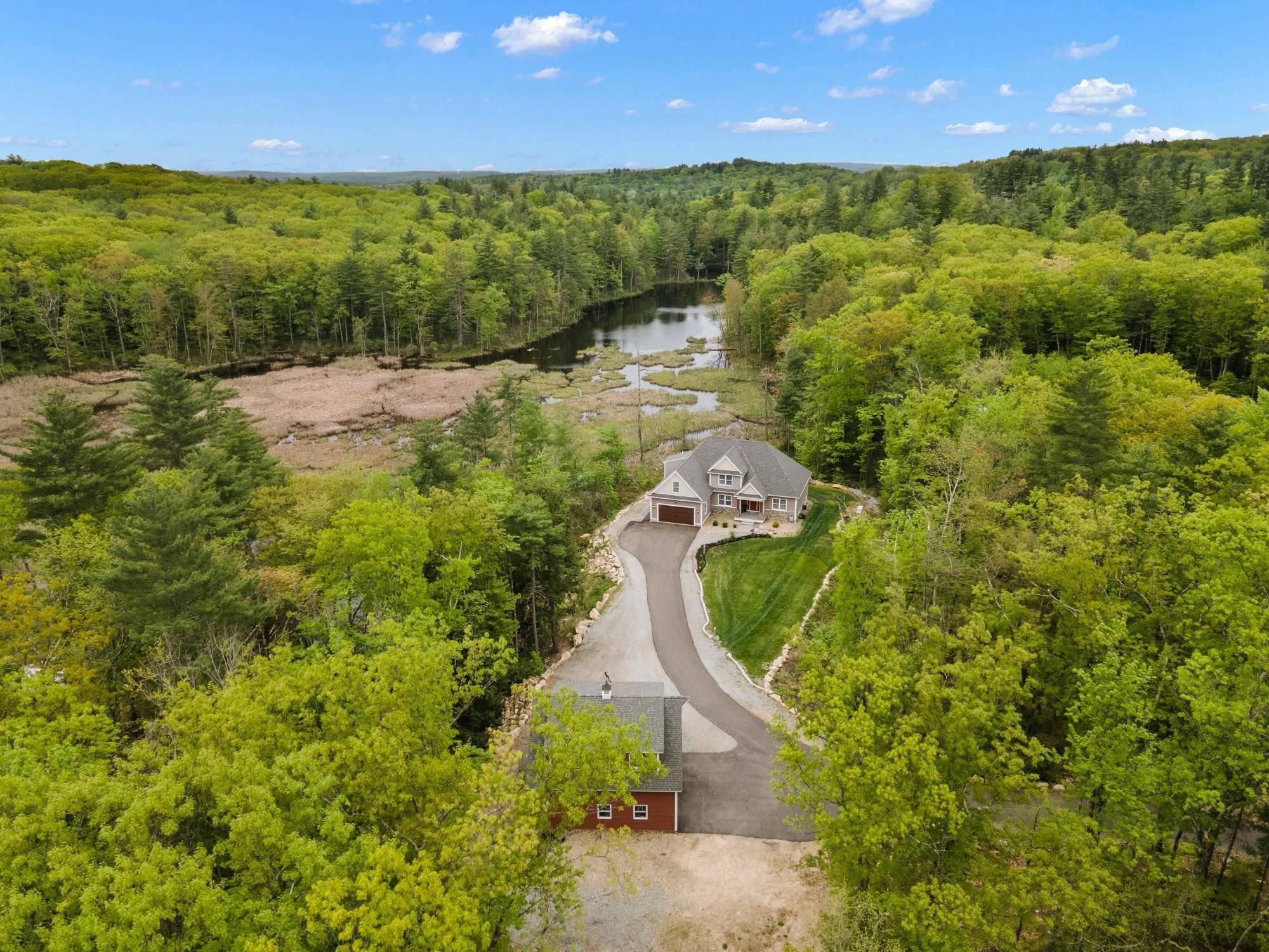 378 New Boston RD, Bedford, NH 03110