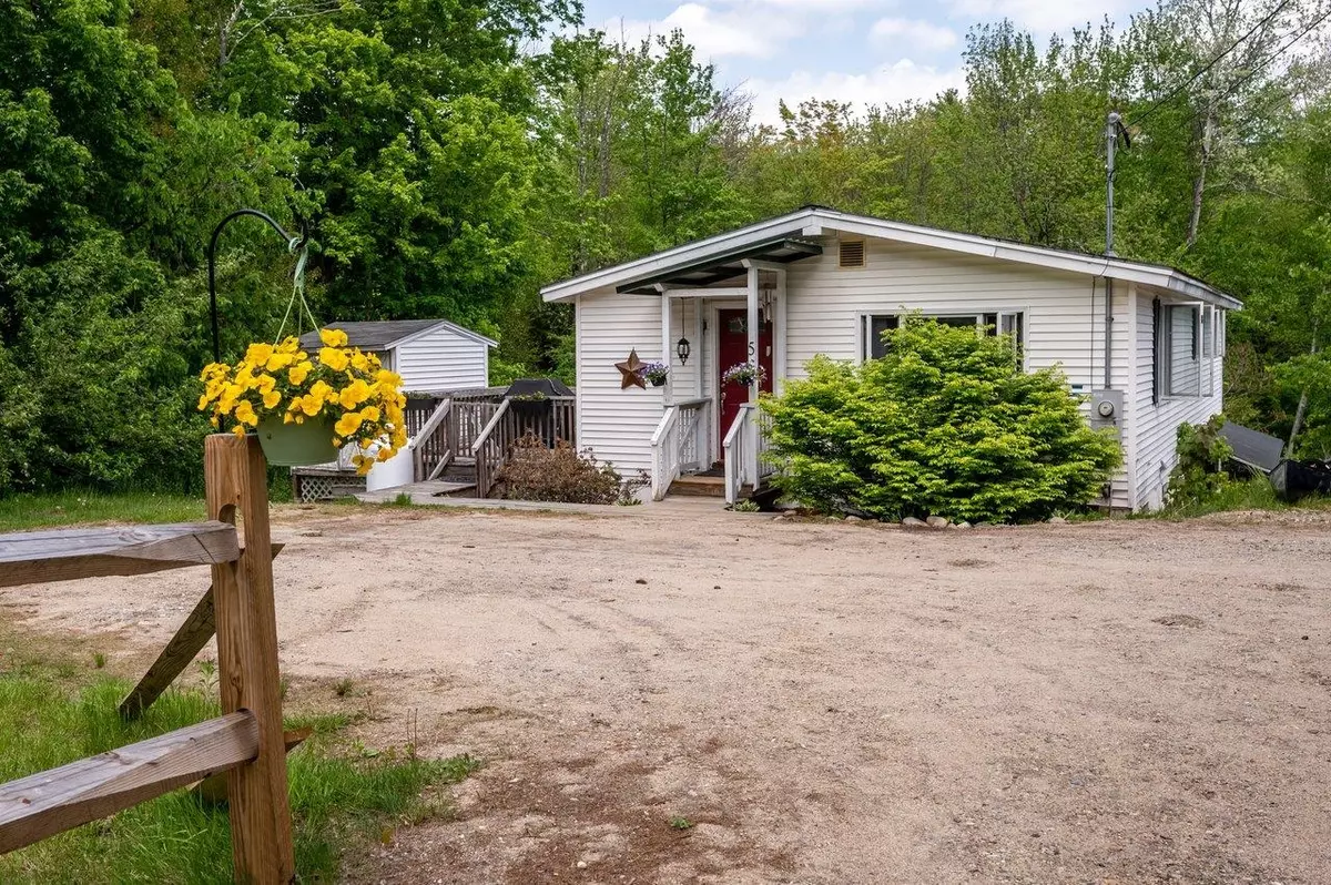 Farmington, NH 03835,5 Valley RD