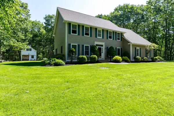 Atkinson, NH 03811,15 Kings Grant DR