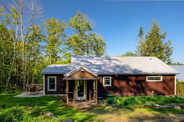 6 Kennedy DR, Chelsea, VT 05038