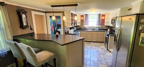 Milton, NH 03851,28 Silver ST