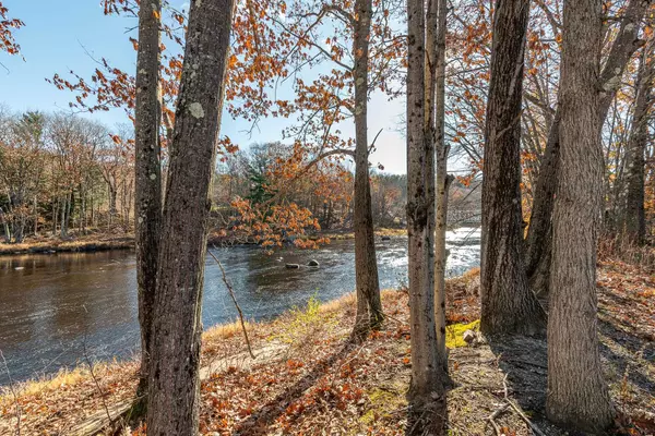 Henniker, NH 03242,735 Western AVE