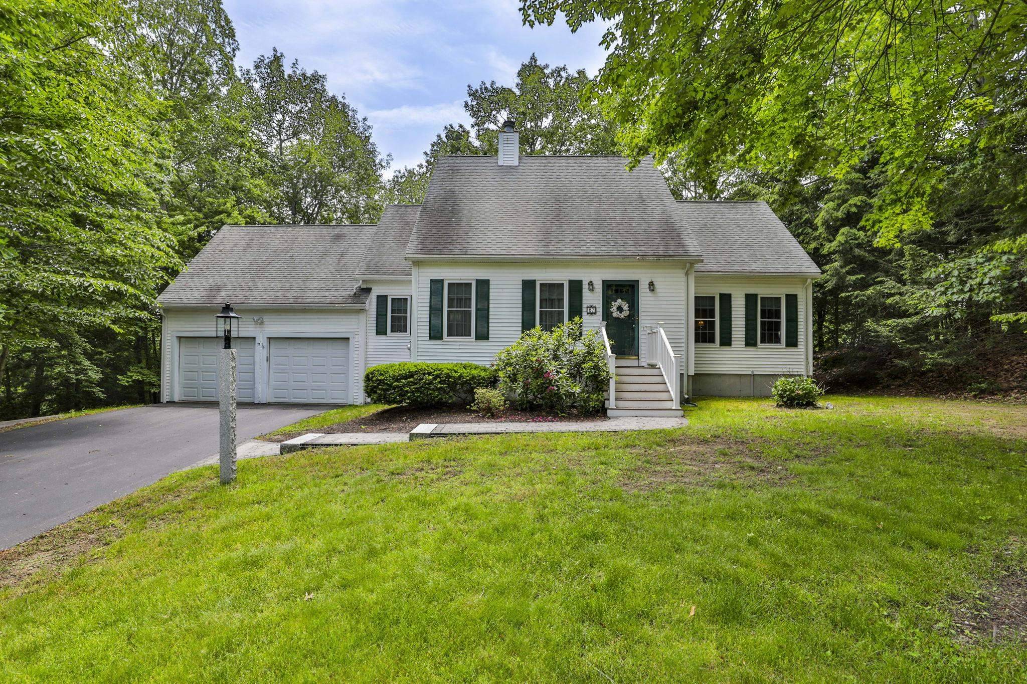 27 Massabesic DR, Auburn, NH 03032