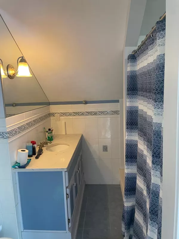 Seabrook, NH 03874,15 Whittier DR