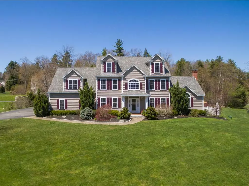 Stratham, NH 03885,15 Hickory Pond LN