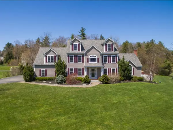 15 Hickory Pond LN, Stratham, NH 03885