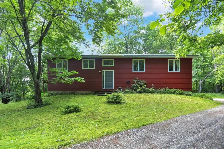 31 Cobble RD, Jericho, VT 05465