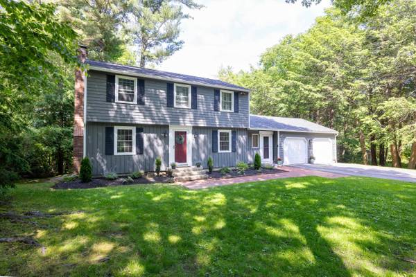 15 Kimberly DR, North Hampton, NH 03862