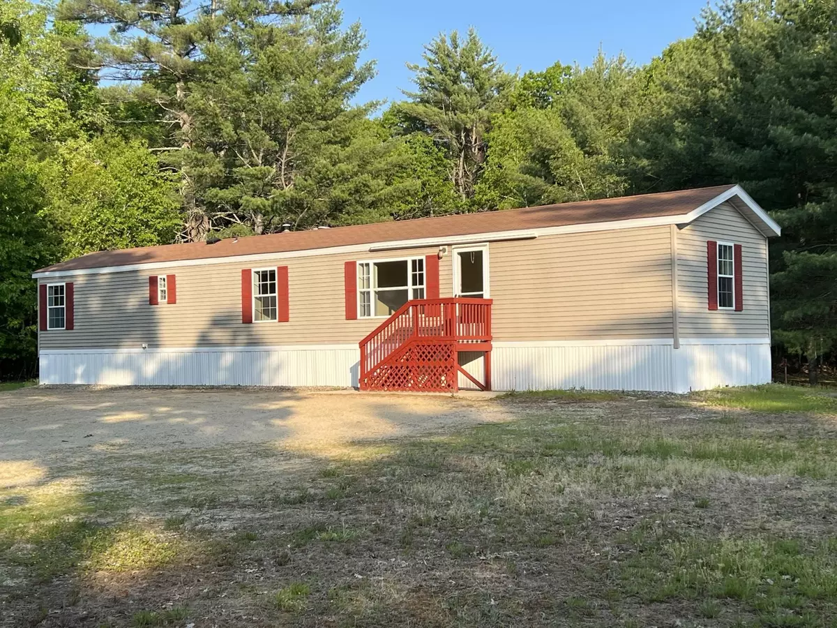 Pittsfield, NH 03263,155 Wildwood DR