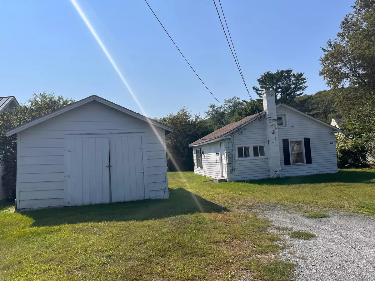 Lebanon, NH 03266,18 Benton ST