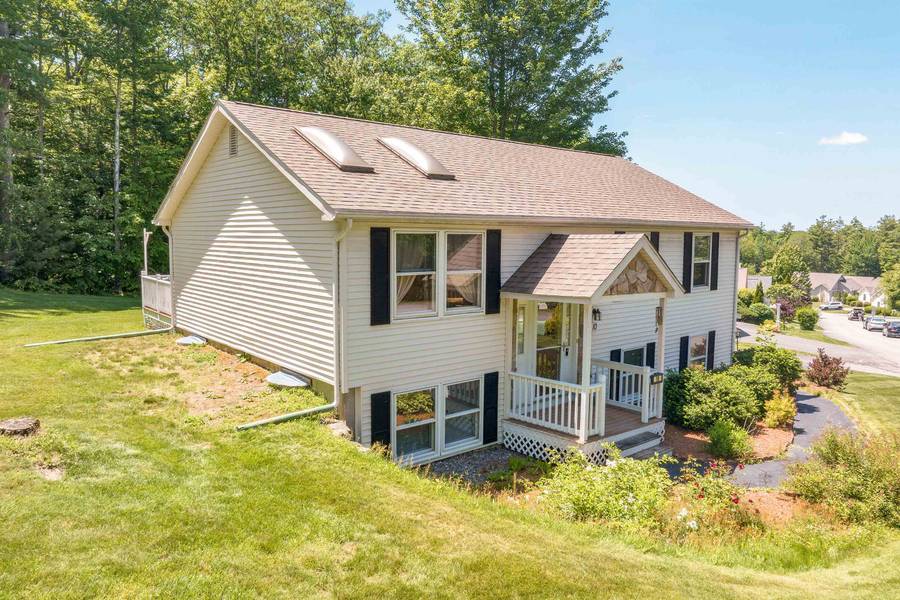 10 Red Oak DR, Gilford, NH 03249