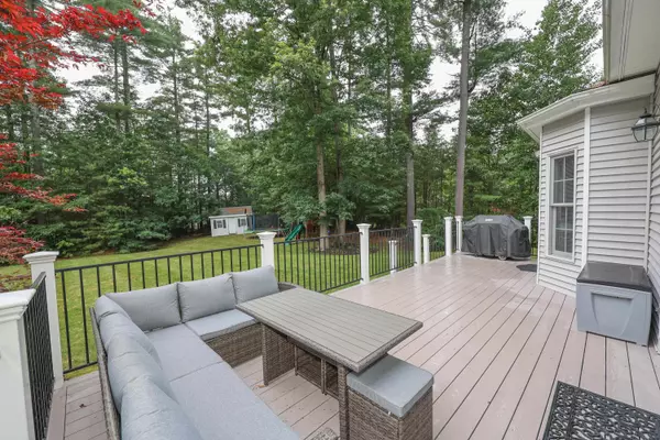 Hollis, NH 03049,33 Emerson LN