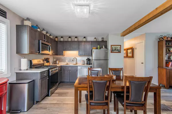 Waterbury, VT 05676,78 Blush HL