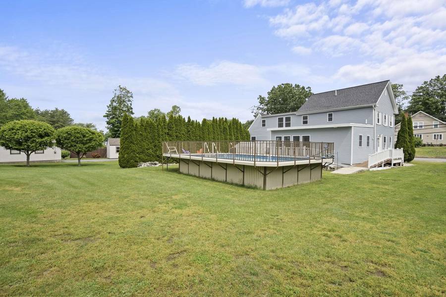 4 Westville RD, Plaistow, NH 03865