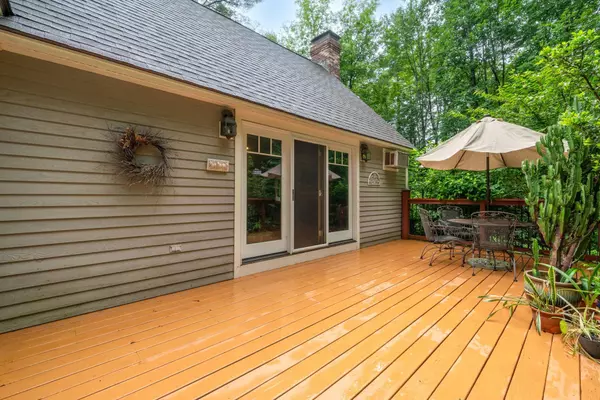 Henniker, NH 03242,356 Davison RD