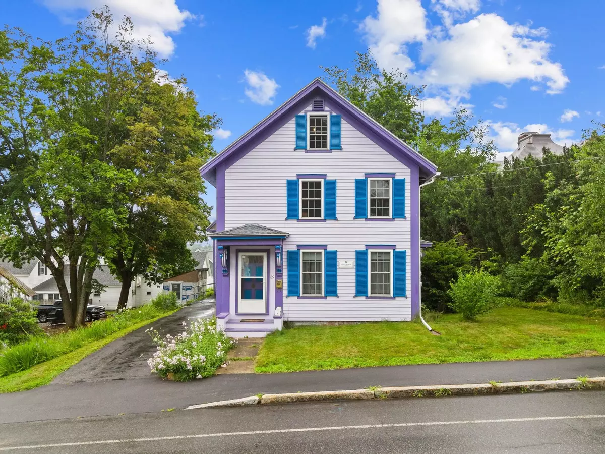 Pittsfield, NH 03263,89 Main ST