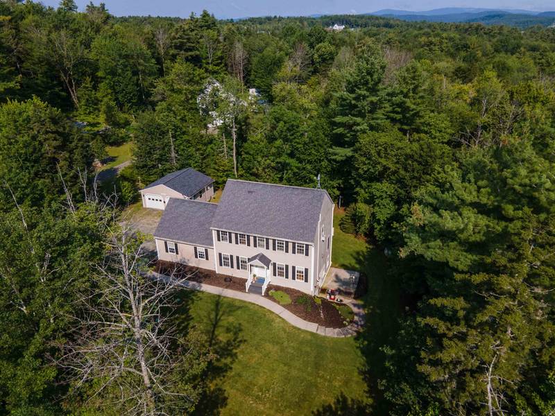 23 Castle LN, New London, NH 03257