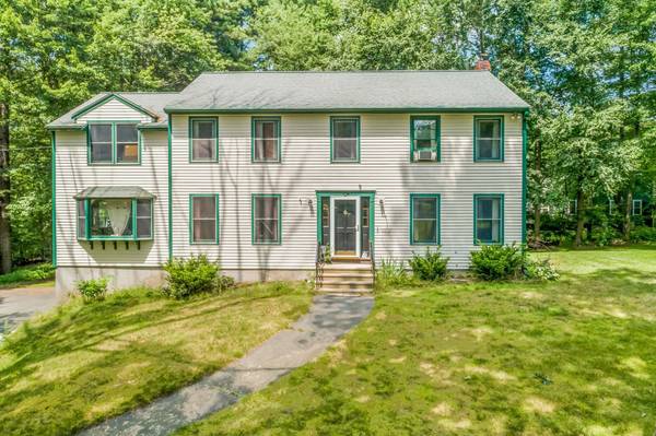 8 Meadowbrook RD, Derry, NH 03038