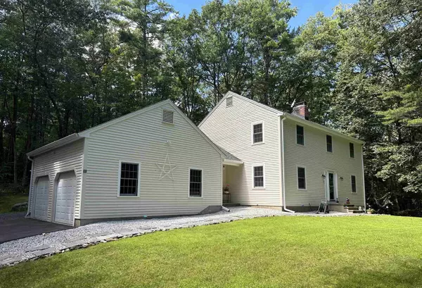 Amherst, NH 03031,16 Greenbriar LN