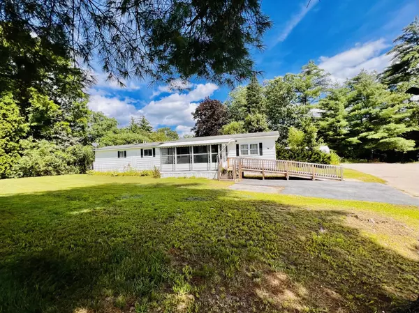 17 Knights LN, Epsom, NH 03234