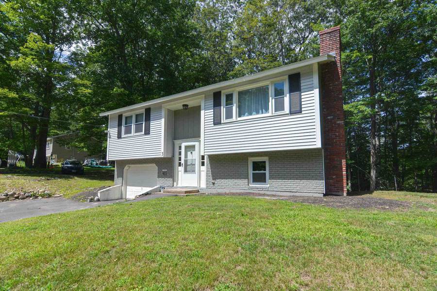 3 Hook RD, Gilford, NH 03249