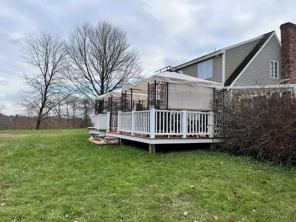 South Hampton, NH 03287,245 Main AVE