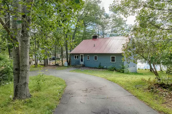 68 River RD, Barrington, NH 03825