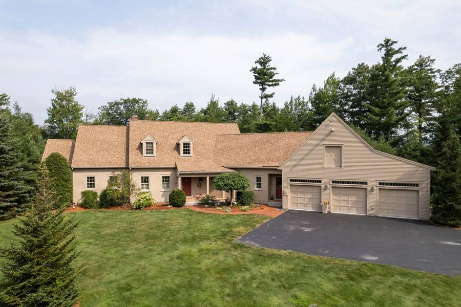 45 Snow LN, New London, NH 03257