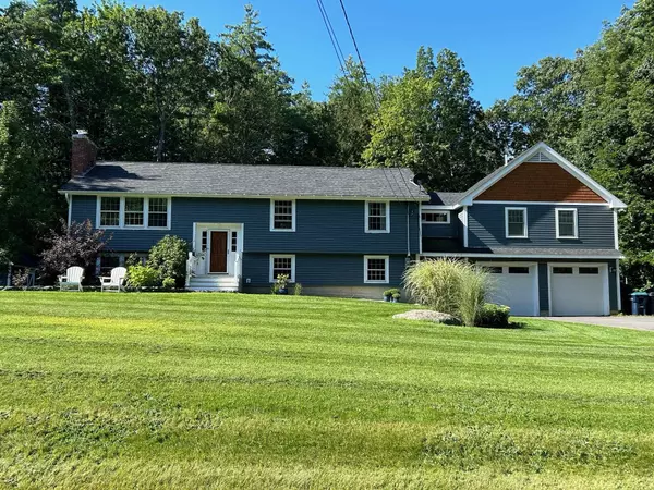 Stratham, NH 03885,15 Butterfield LN