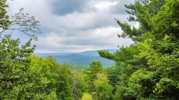 Shaftsbury, VT 05262,214 Valley View RD