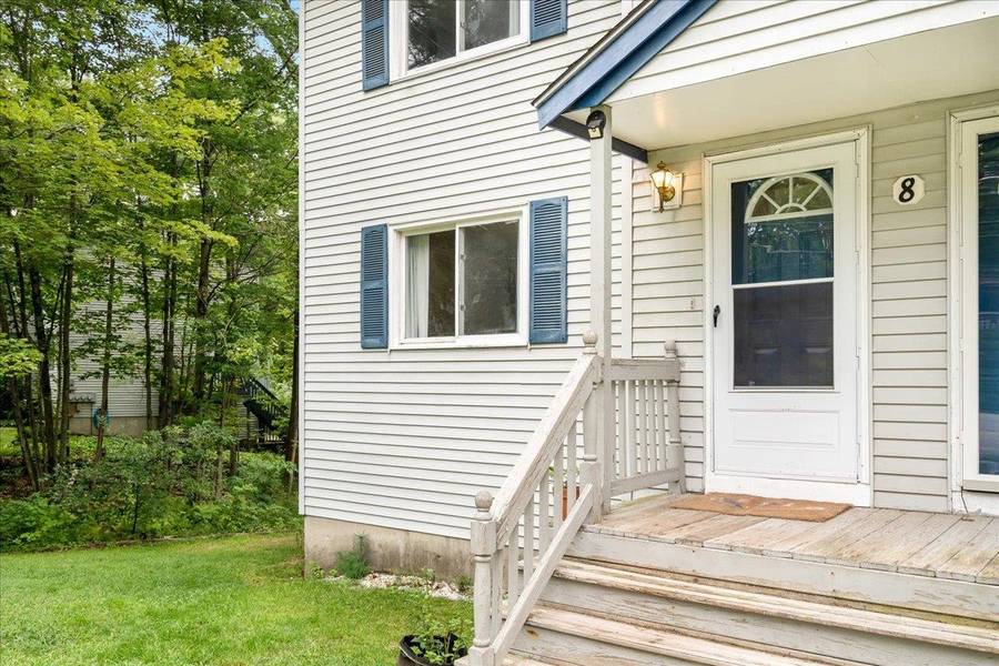 8 Lincoln DR #A, Hooksett, NH 03106