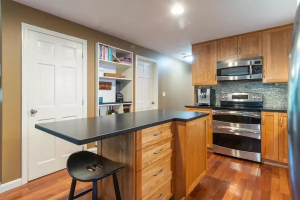 Henniker, NH 03242,142 Hillside DR